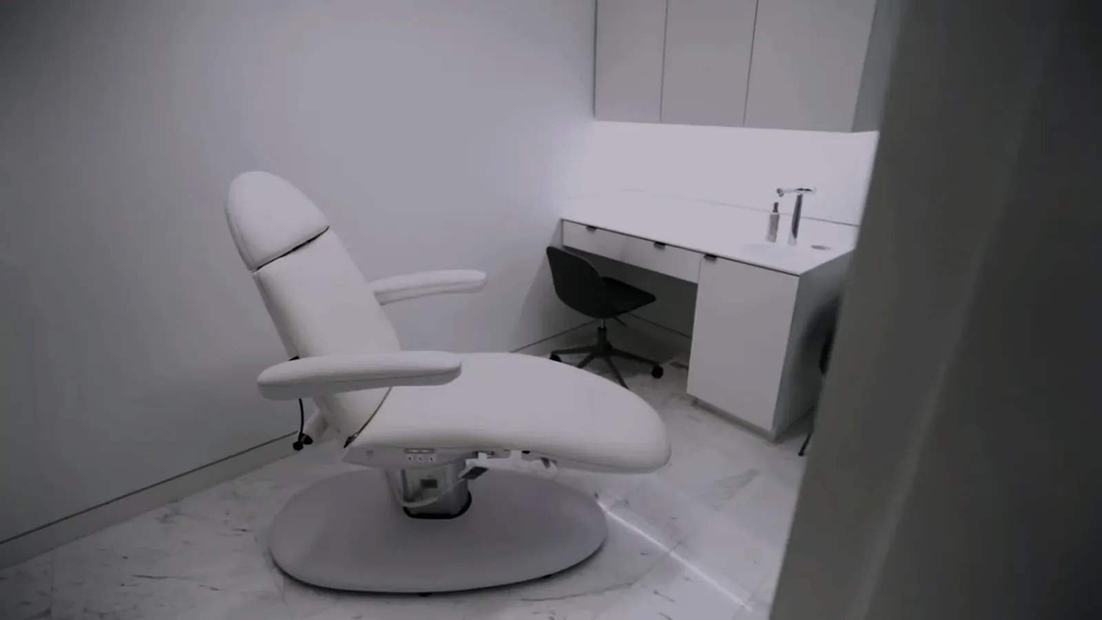 Treatment room prepared at Enhancement Institute